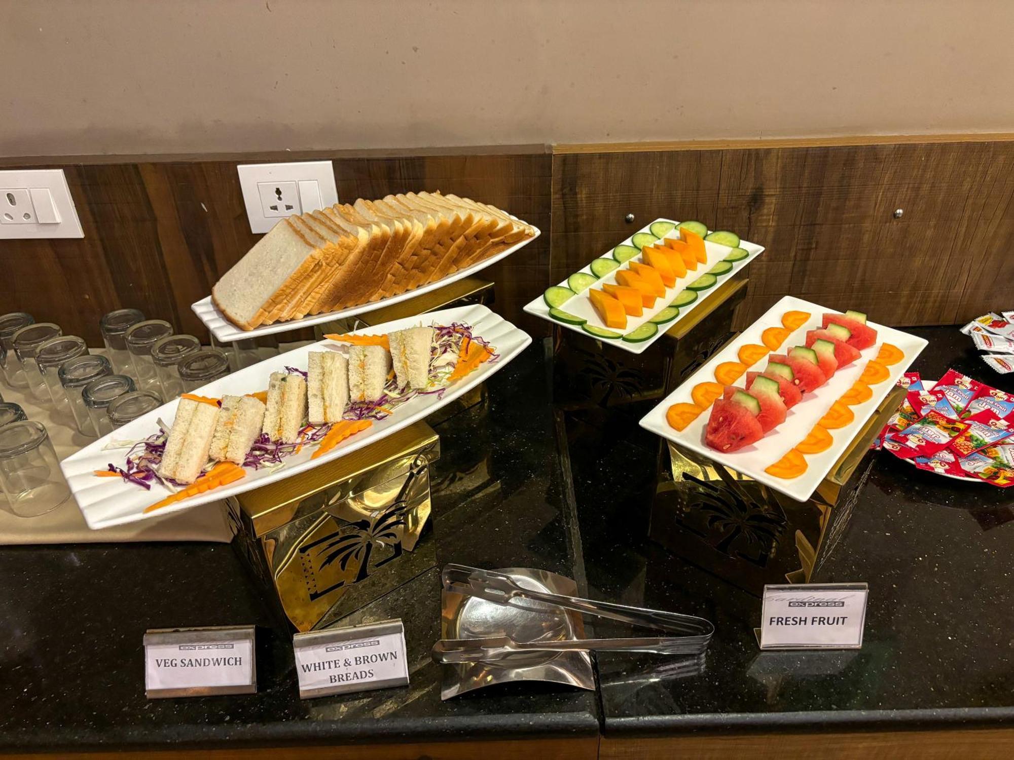 Hotel Oxmo Delhi Airport With Free Airport Transsfer 뉴델리 외부 사진